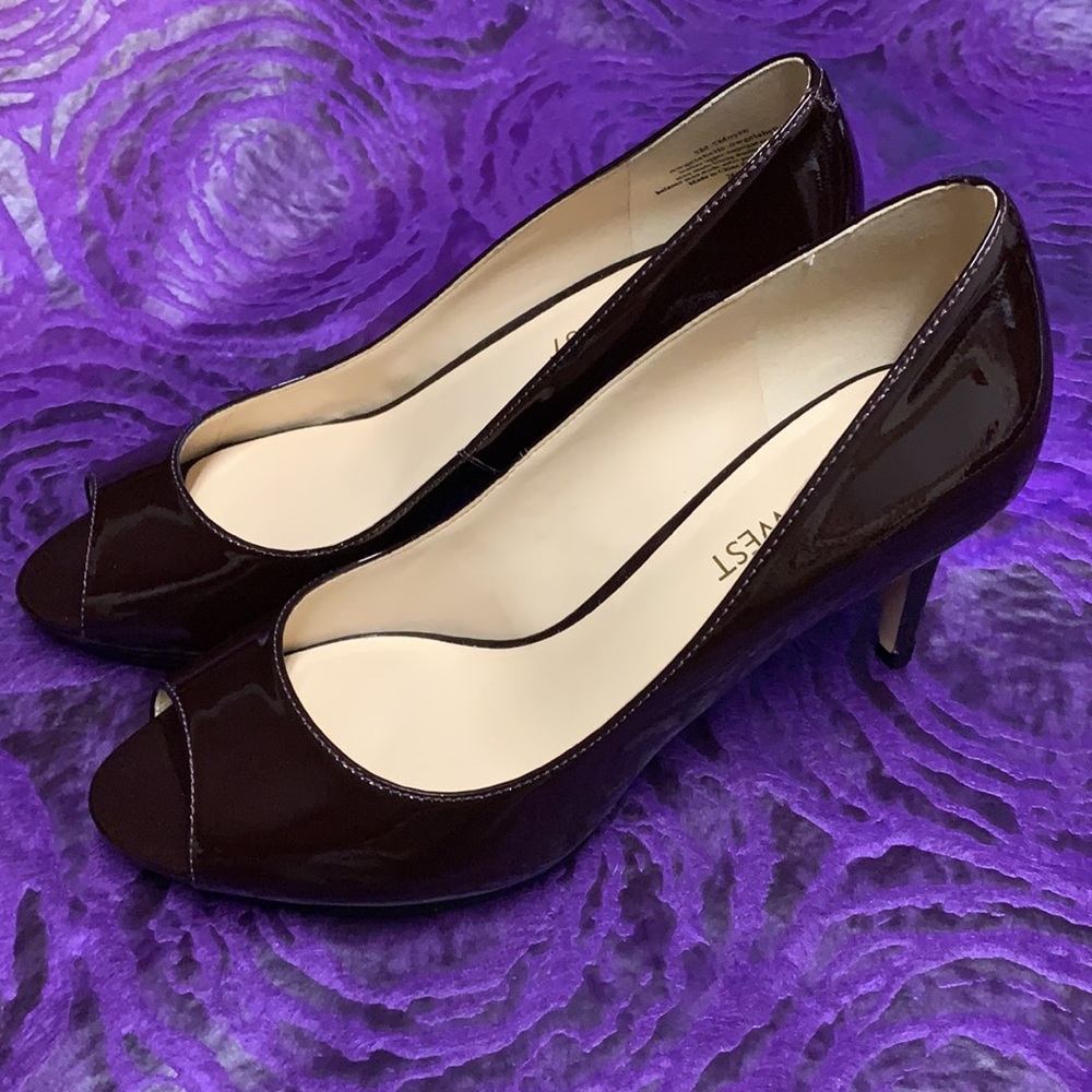 Nine West Peep Toe pump, size 5M, EUC